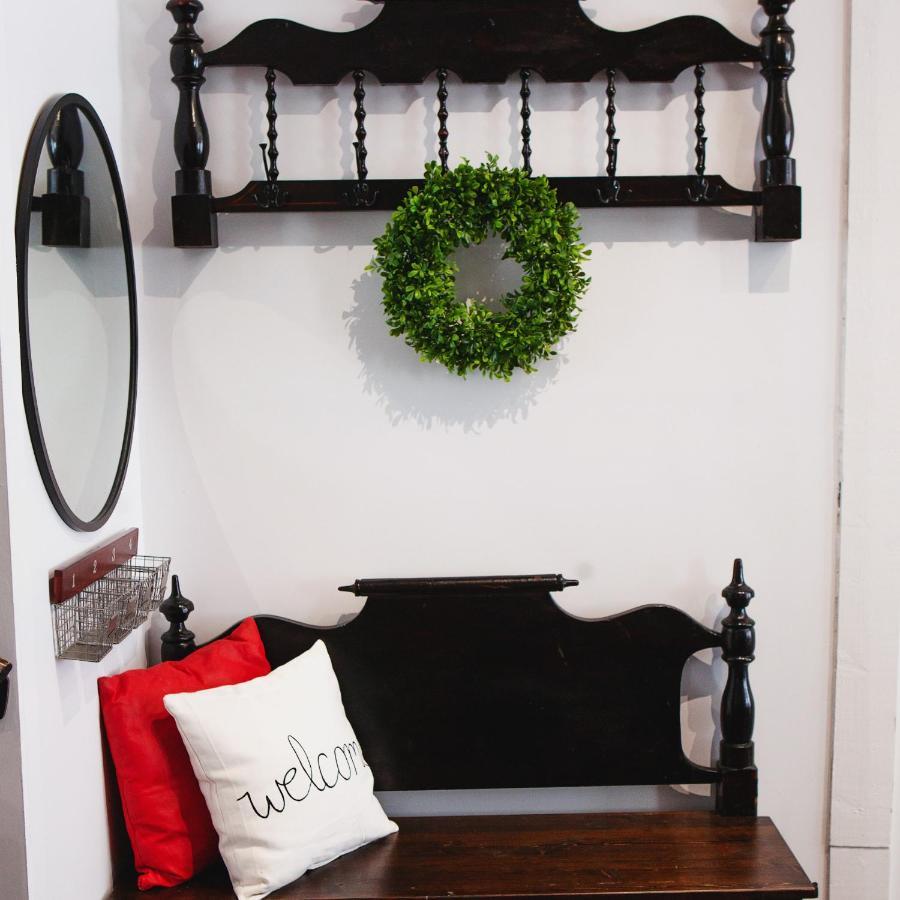 Hip Heritage Main Floor Flat In Downtown District Белвил Екстериор снимка