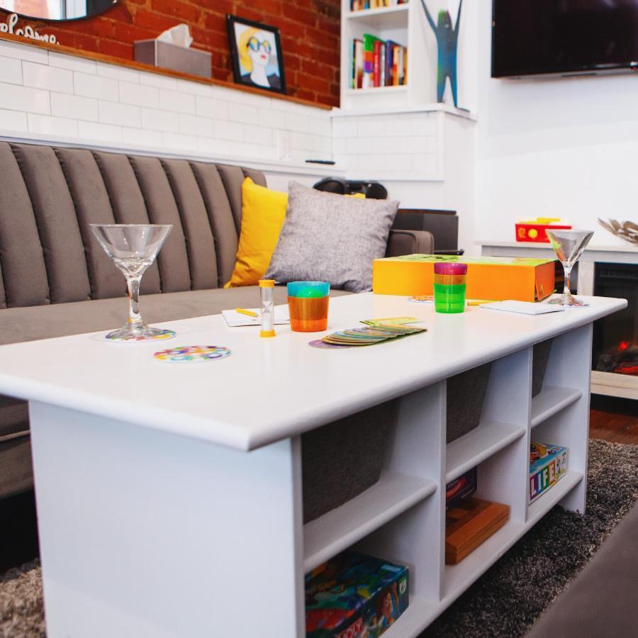 Hip Heritage Main Floor Flat In Downtown District Белвил Екстериор снимка