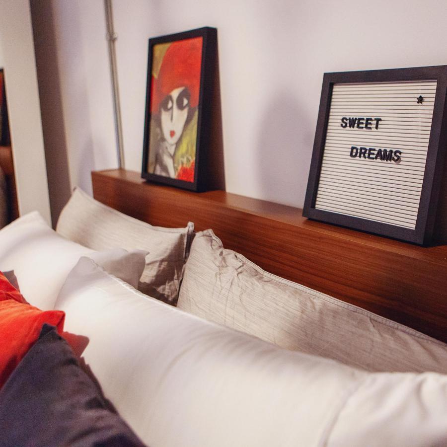 Hip Heritage Main Floor Flat In Downtown District Белвил Екстериор снимка