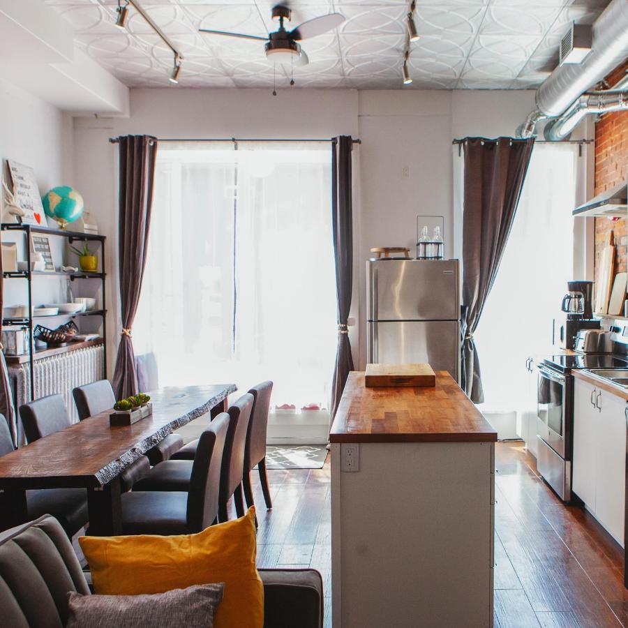 Hip Heritage Main Floor Flat In Downtown District Белвил Екстериор снимка