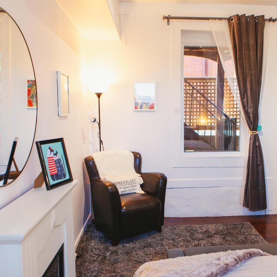 Hip Heritage Main Floor Flat In Downtown District Белвил Екстериор снимка