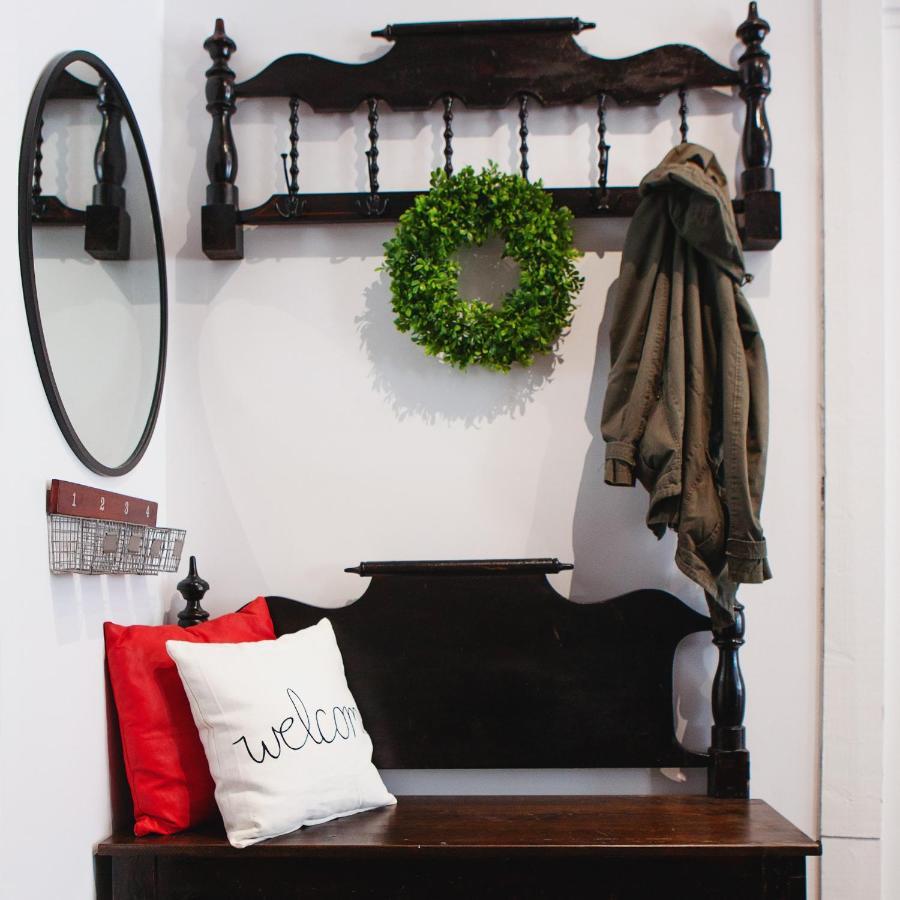 Hip Heritage Main Floor Flat In Downtown District Белвил Екстериор снимка